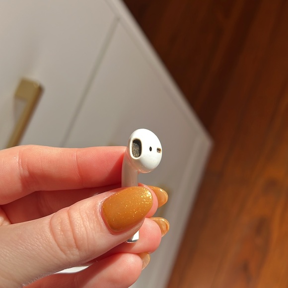 Apple Airpod Generarion 1 - Picture 7 of 8